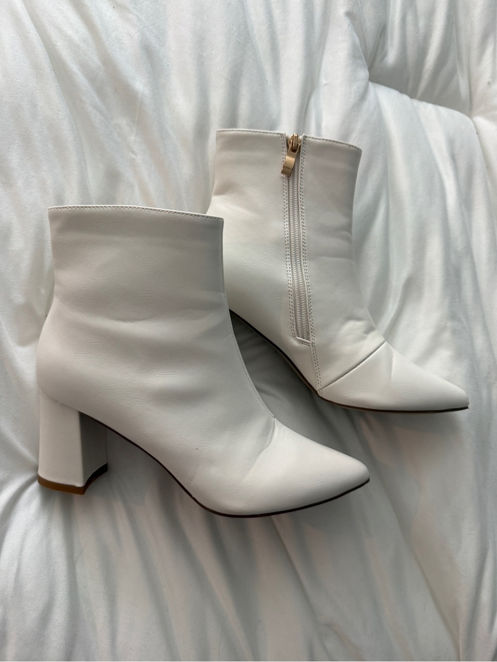 Lulus White Women's Pointed Toe Block Heel Ankle Boots - Size 7
